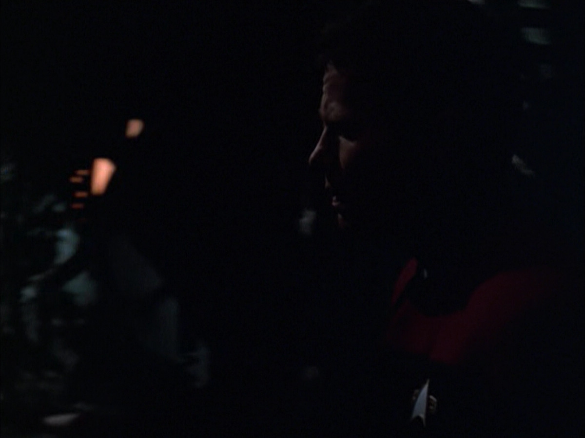 extant_StarTrek_VOY_6x01-EquinoxPart2_01392.jpg