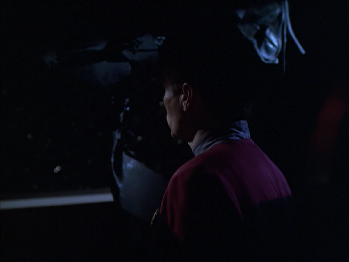 extant_StarTrek_VOY_6x01-EquinoxPart2_01396.jpg