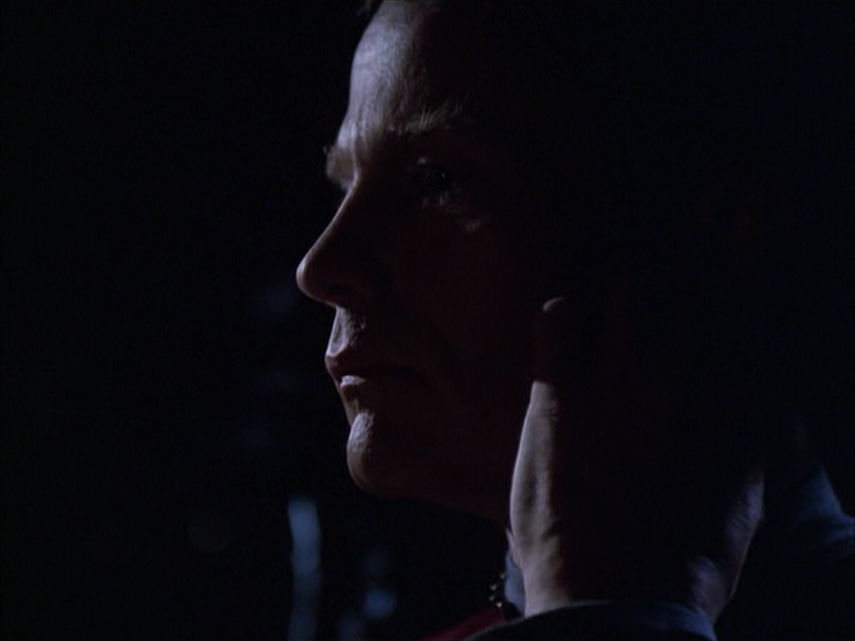 extant_StarTrek_VOY_6x01-EquinoxPart2_01408.jpg