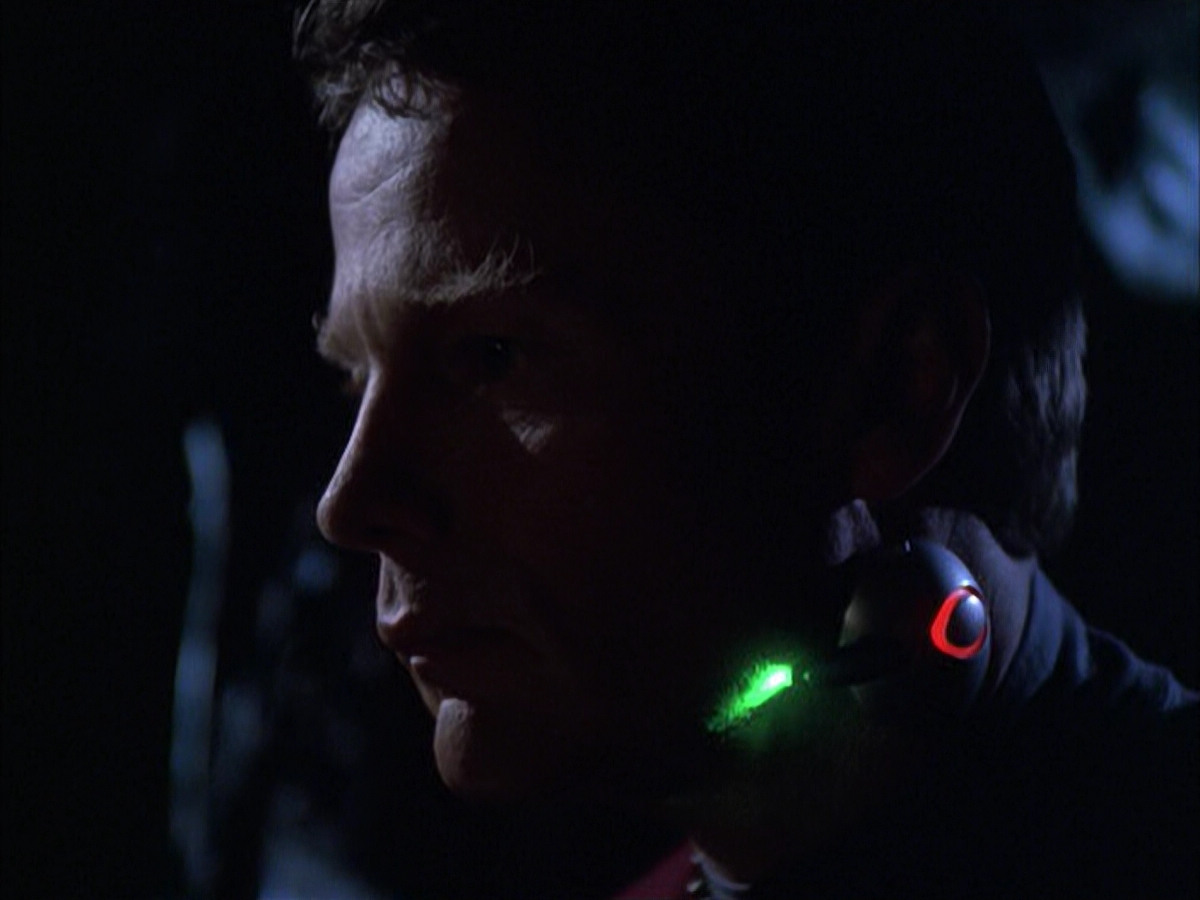 extant_StarTrek_VOY_6x01-EquinoxPart2_01412.jpg