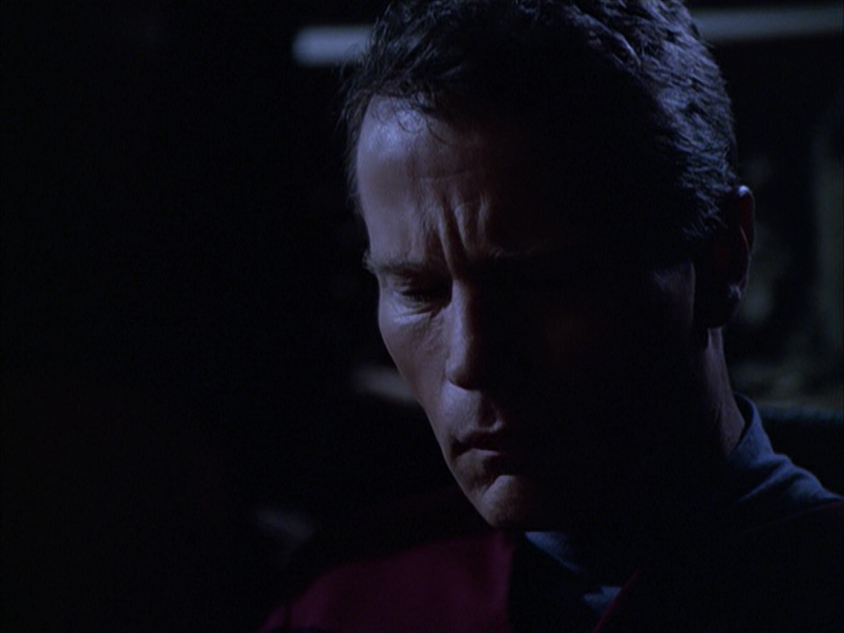extant_StarTrek_VOY_6x01-EquinoxPart2_01438.jpg