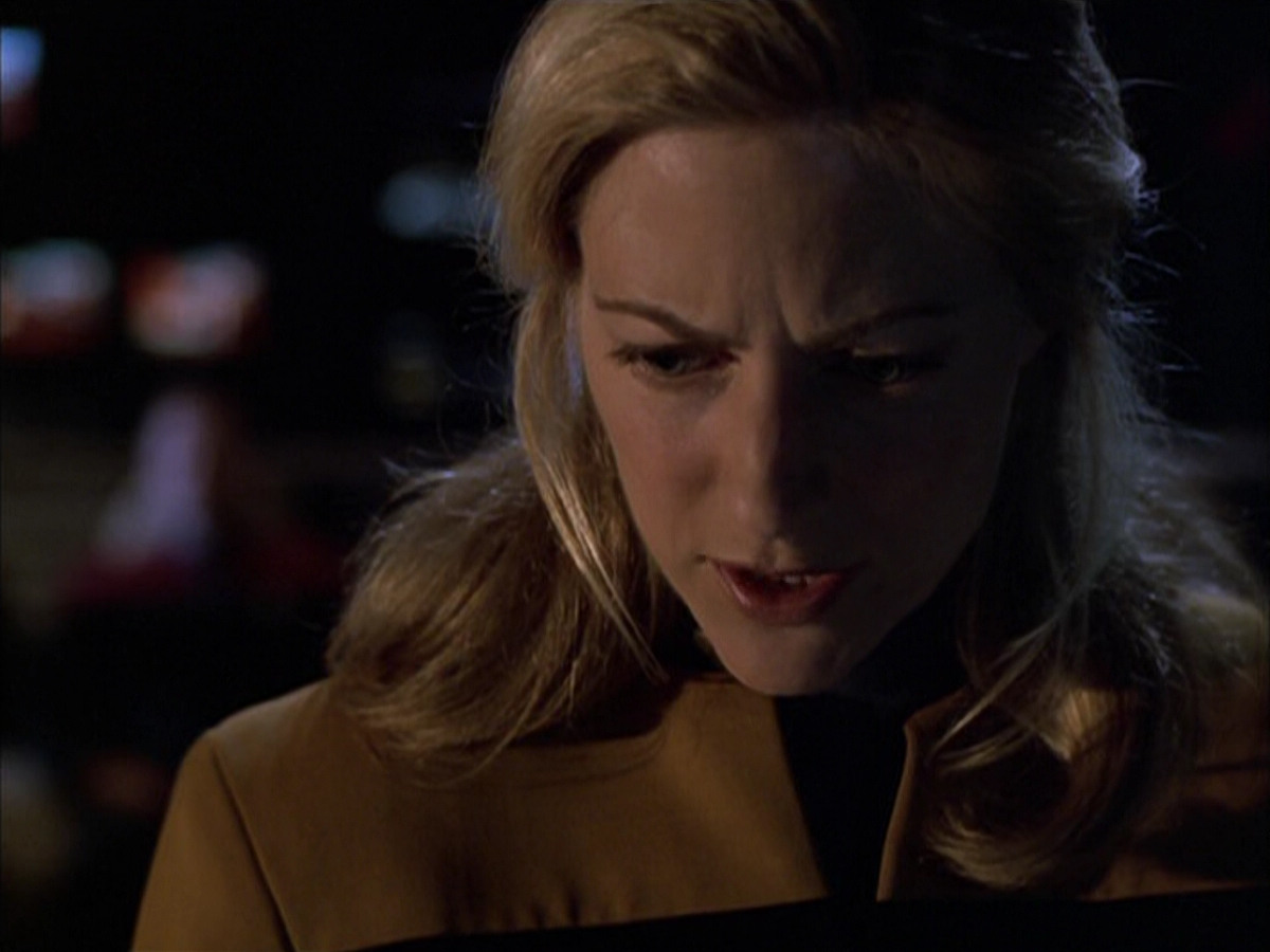 extant_StarTrek_VOY_6x01-EquinoxPart2_01523.jpg