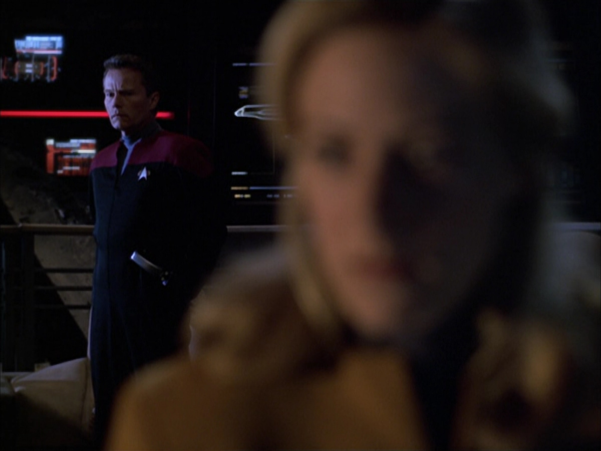 extant_StarTrek_VOY_6x01-EquinoxPart2_01549.jpg