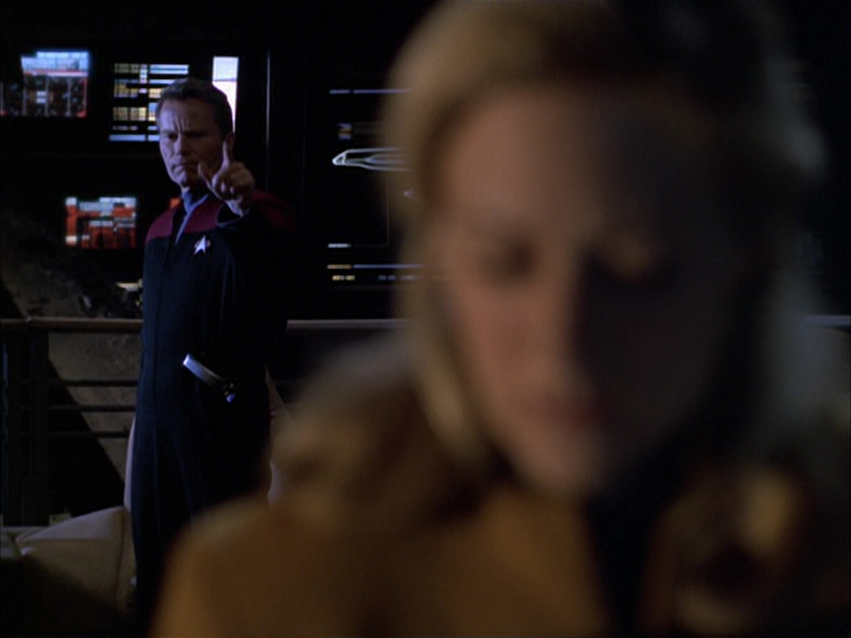 extant_StarTrek_VOY_6x01-EquinoxPart2_01553.jpg
