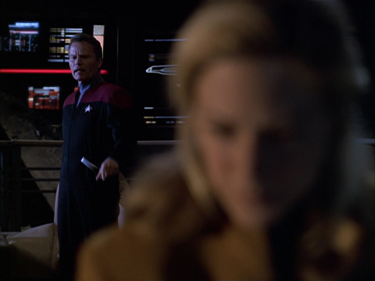 extant_StarTrek_VOY_6x01-EquinoxPart2_01554.jpg
