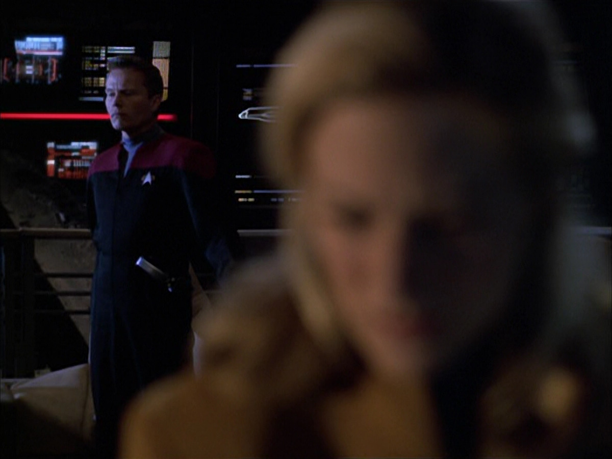 extant_StarTrek_VOY_6x01-EquinoxPart2_01557.jpg