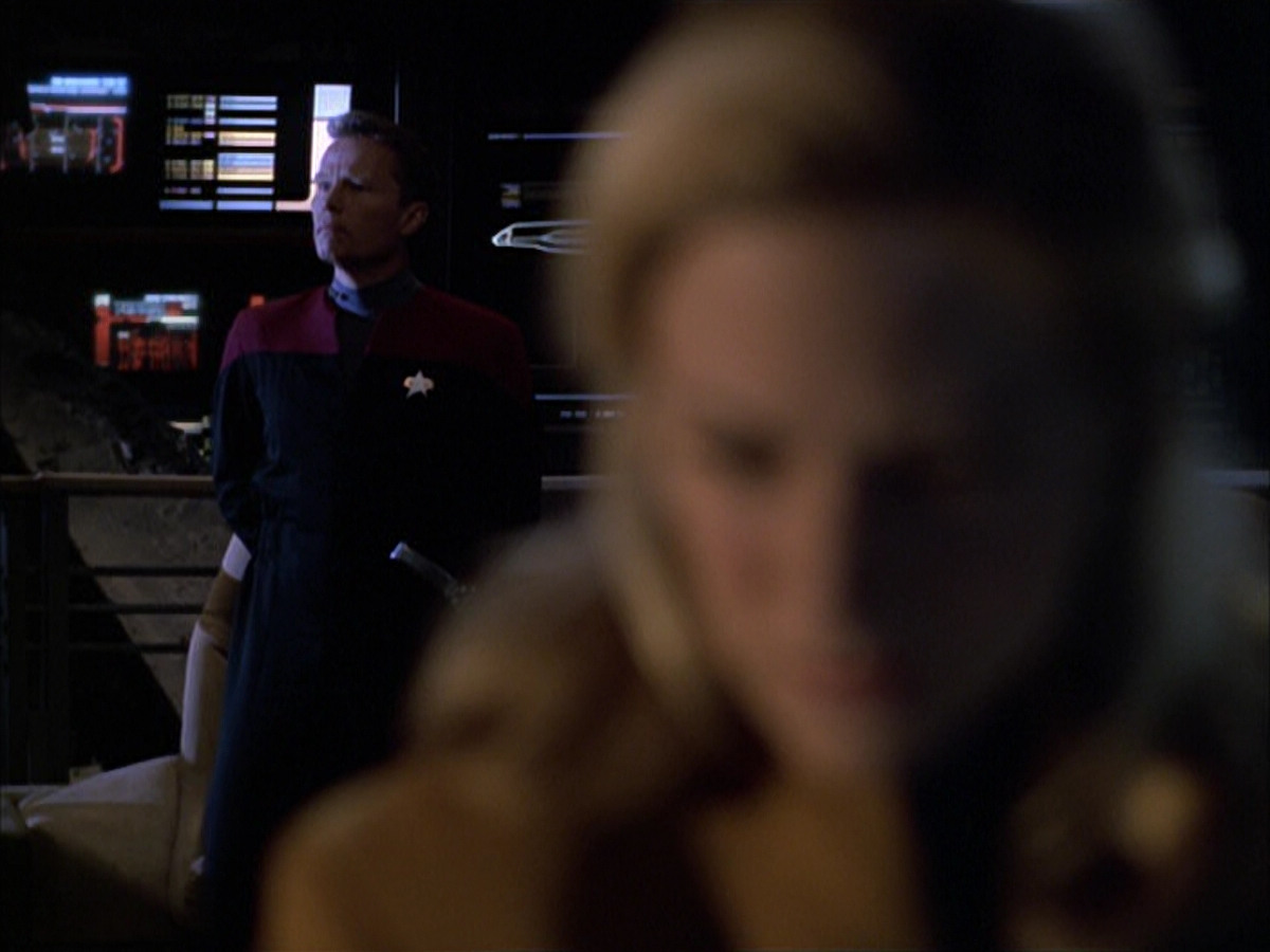 extant_StarTrek_VOY_6x01-EquinoxPart2_01561.jpg