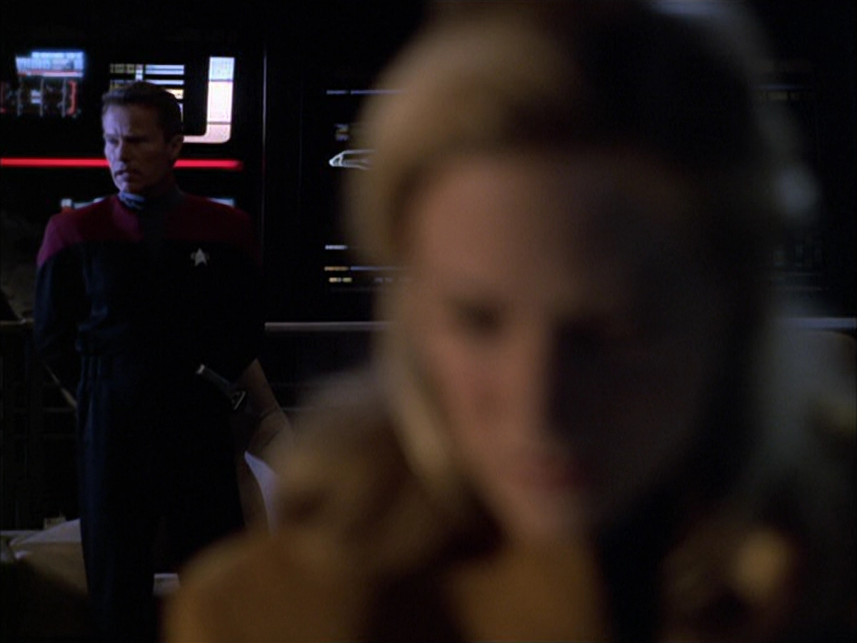 extant_StarTrek_VOY_6x01-EquinoxPart2_01563.jpg