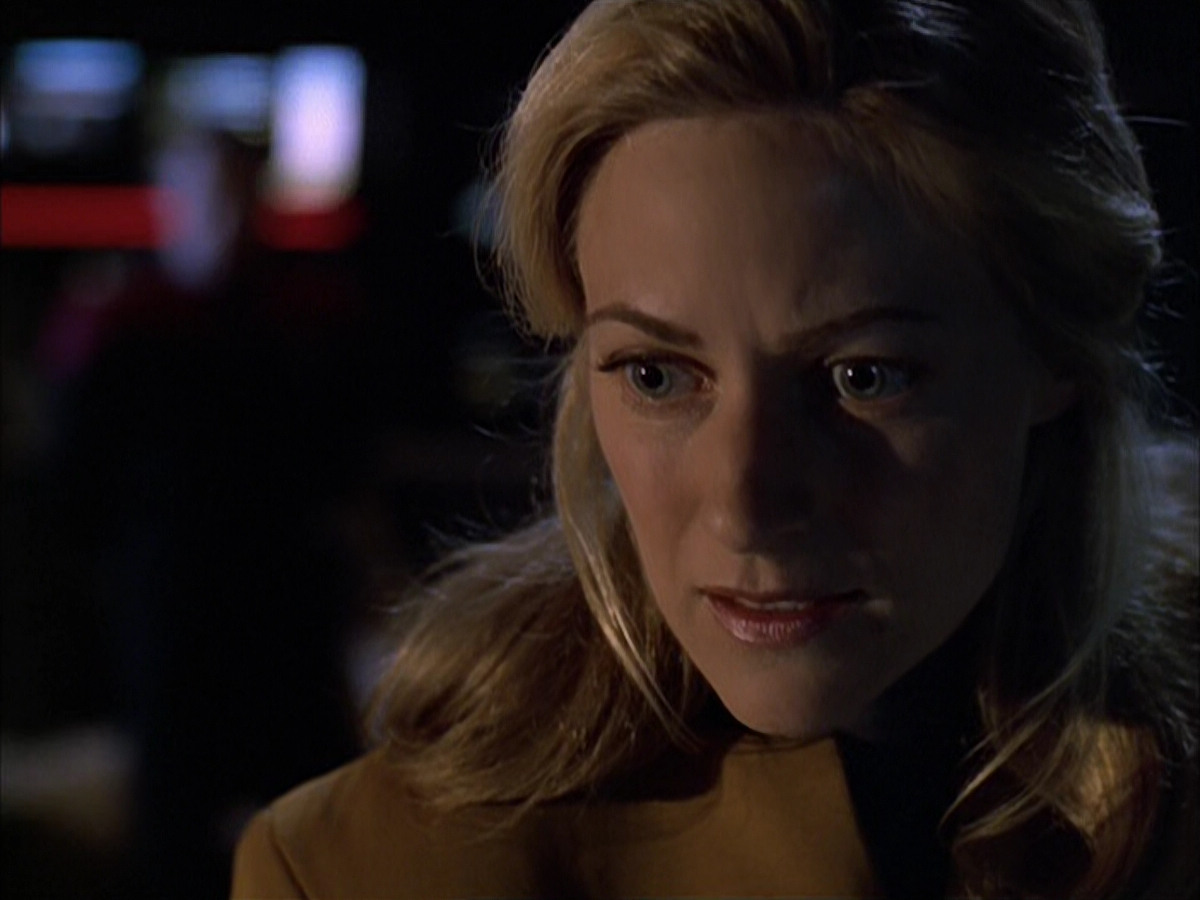 extant_StarTrek_VOY_6x01-EquinoxPart2_01566.jpg