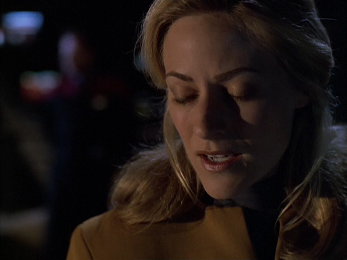extant_StarTrek_VOY_6x01-EquinoxPart2_01567.jpg