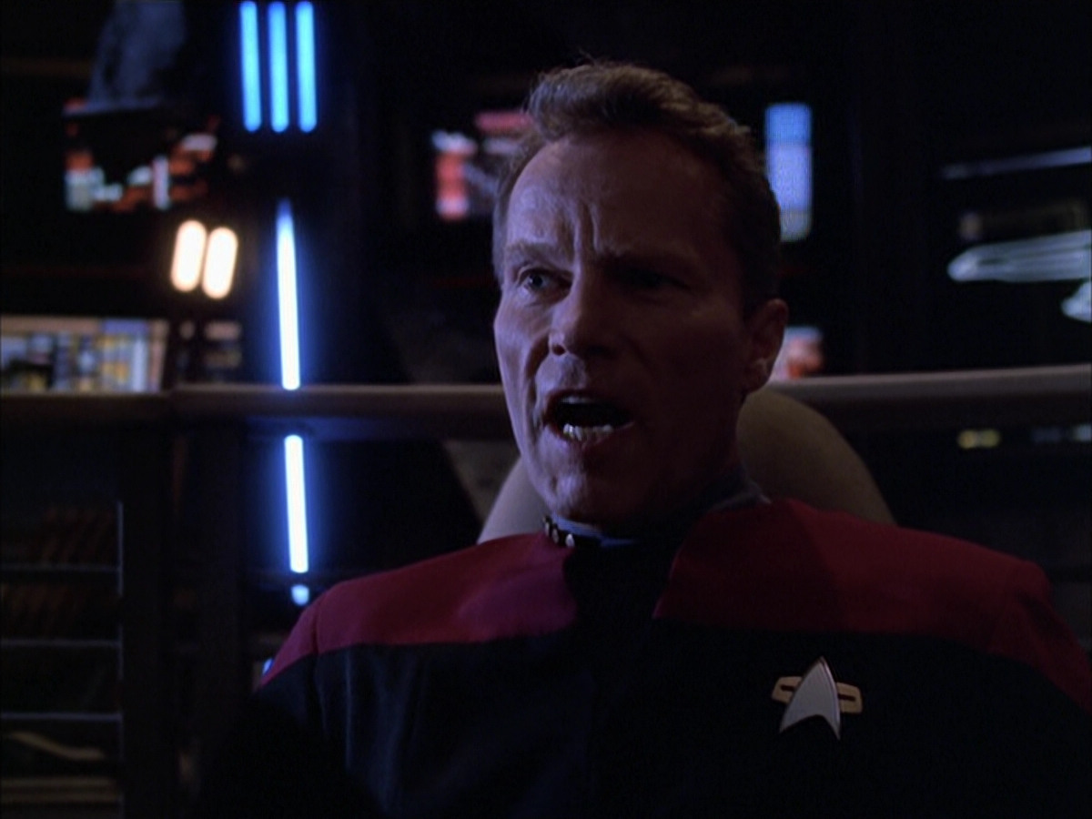 extant_StarTrek_VOY_6x01-EquinoxPart2_01577.jpg