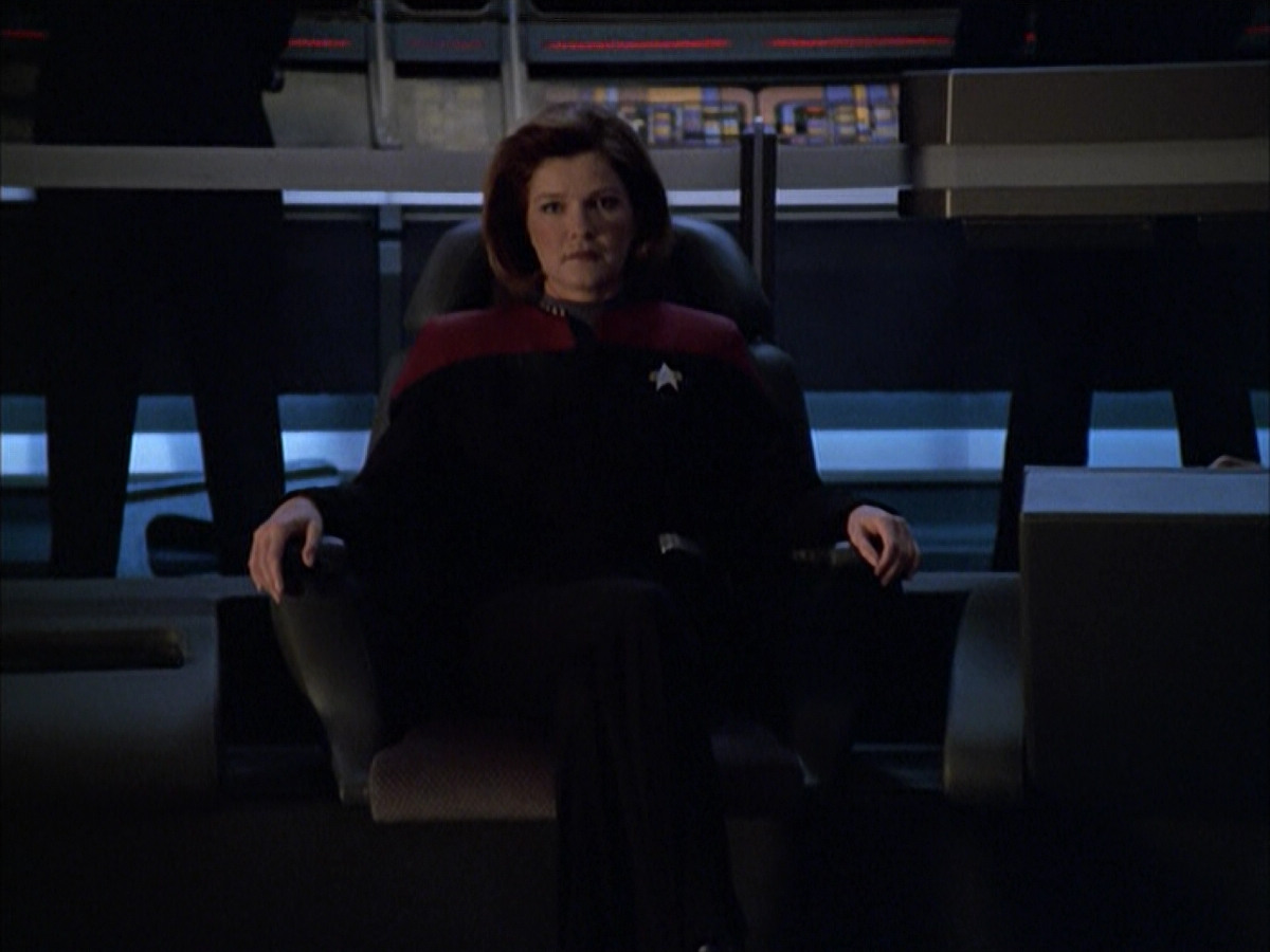 extant_StarTrek_VOY_6x01-EquinoxPart2_01590.jpg