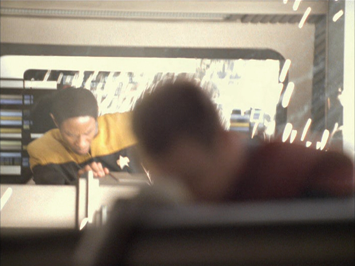 extant_StarTrek_VOY_6x01-EquinoxPart2_01624.jpg
