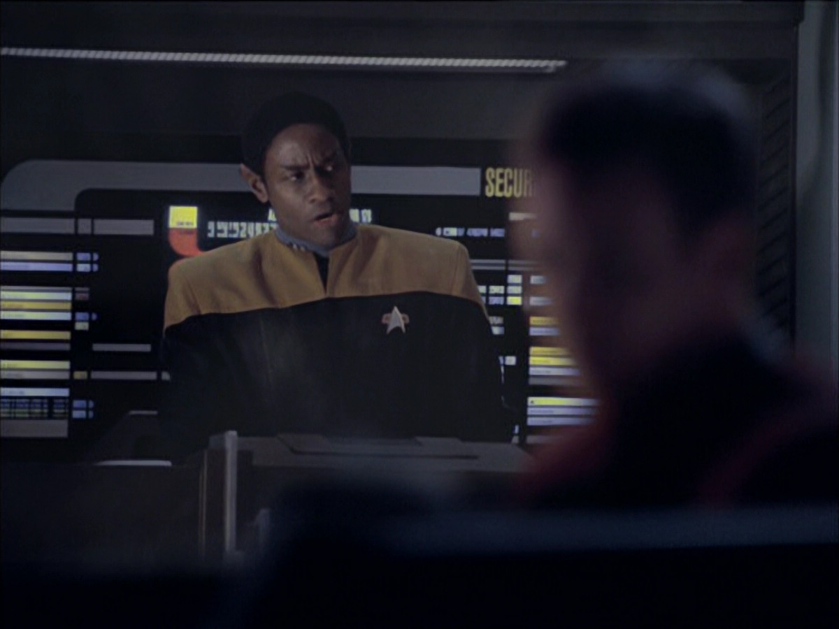 extant_StarTrek_VOY_6x01-EquinoxPart2_01628.jpg