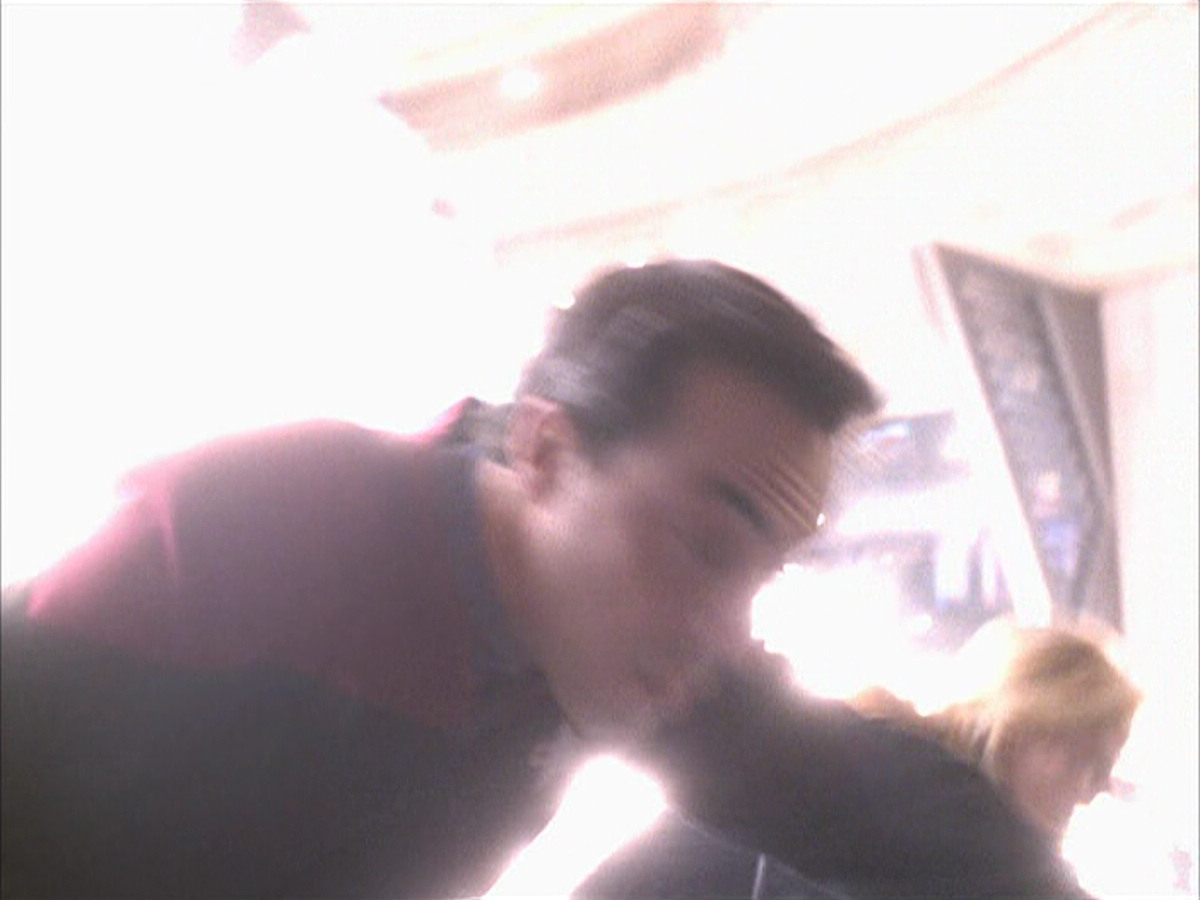 extant_StarTrek_VOY_6x01-EquinoxPart2_01638.jpg