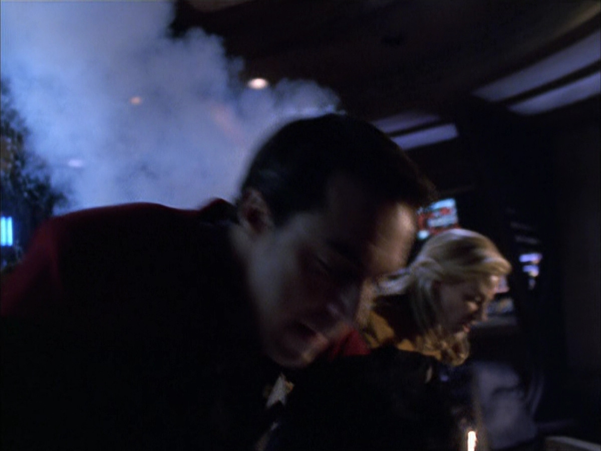 extant_StarTrek_VOY_6x01-EquinoxPart2_01639.jpg