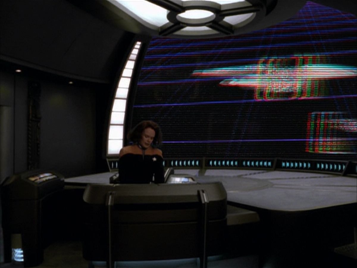 extant_StarTrek_VOY_6x01-EquinoxPart2_01655.jpg