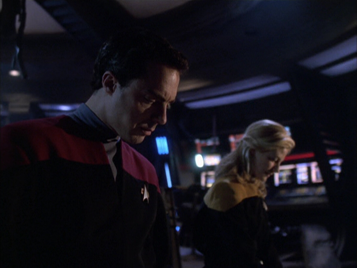 extant_StarTrek_VOY_6x01-EquinoxPart2_01664.jpg