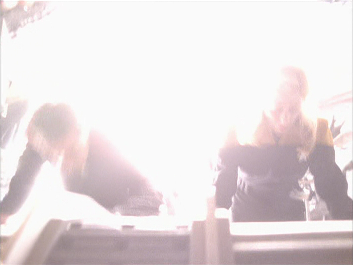 extant_StarTrek_VOY_6x01-EquinoxPart2_01702.jpg