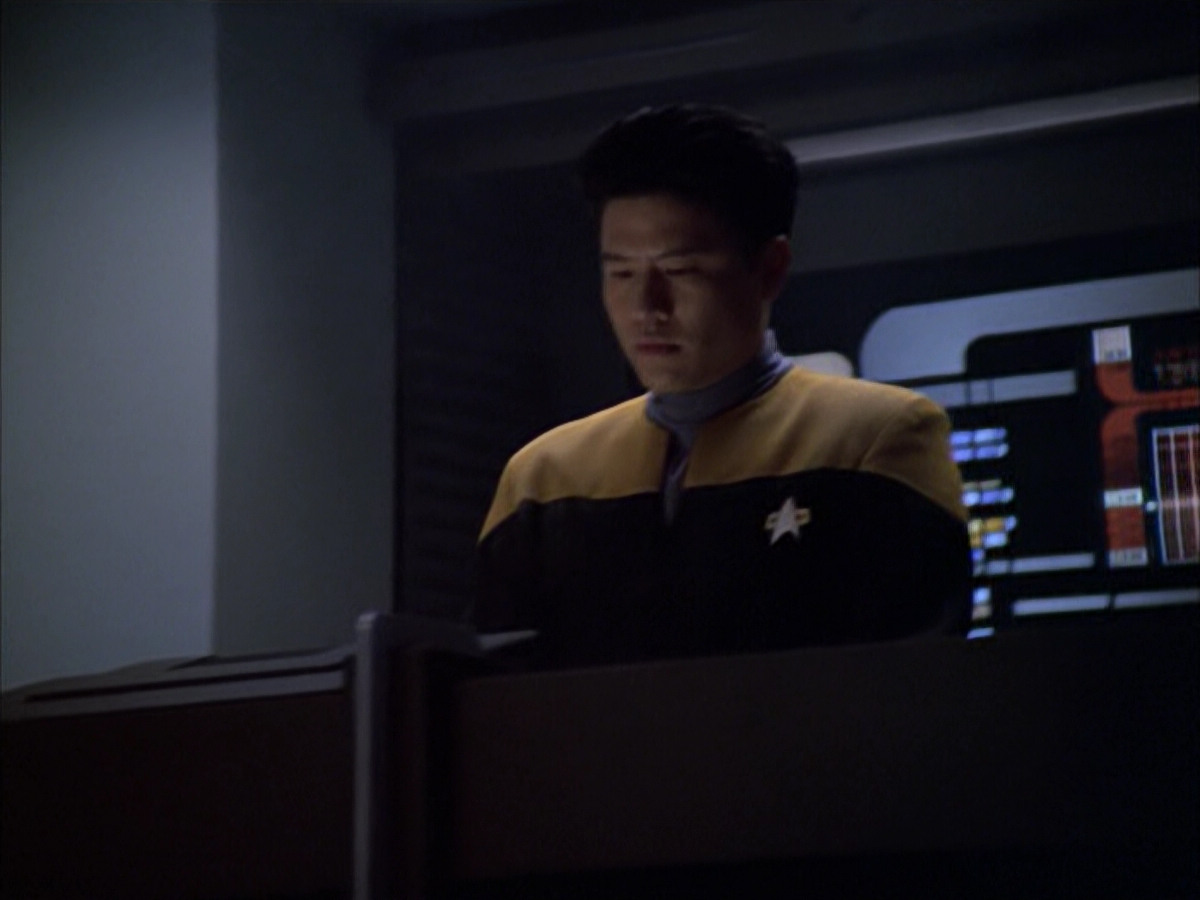 extant_StarTrek_VOY_6x01-EquinoxPart2_01739.jpg