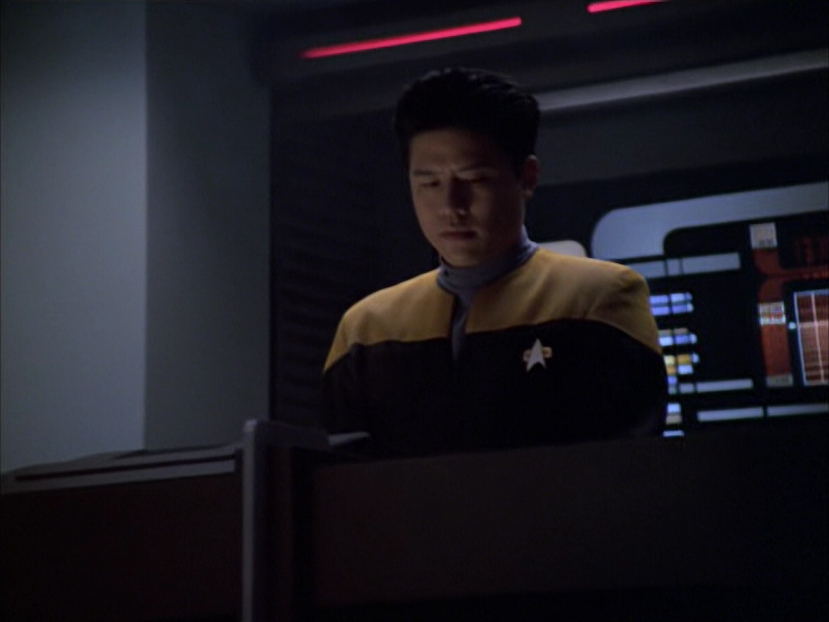 extant_StarTrek_VOY_6x01-EquinoxPart2_01740.jpg