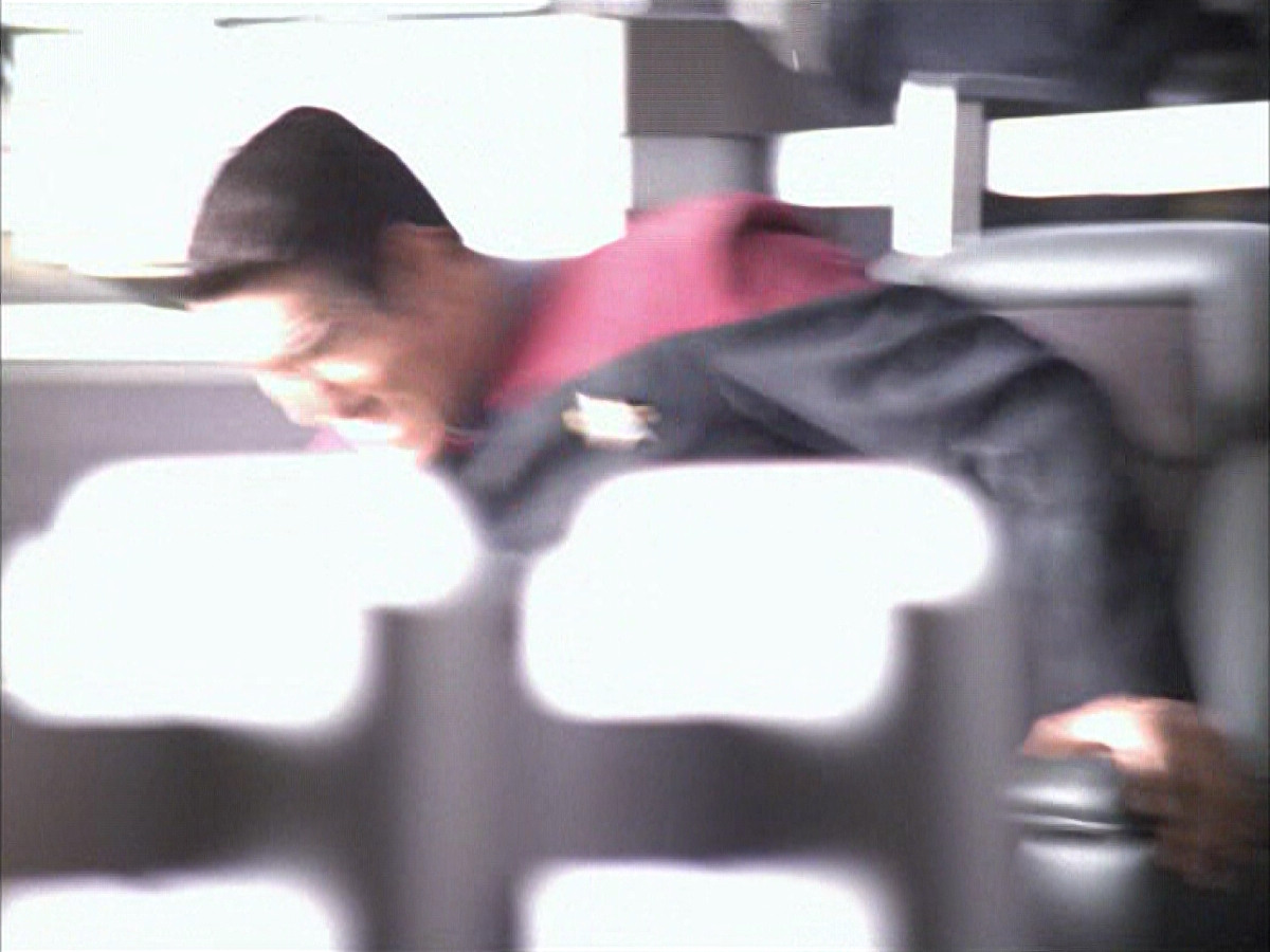 extant_StarTrek_VOY_6x01-EquinoxPart2_01769.jpg
