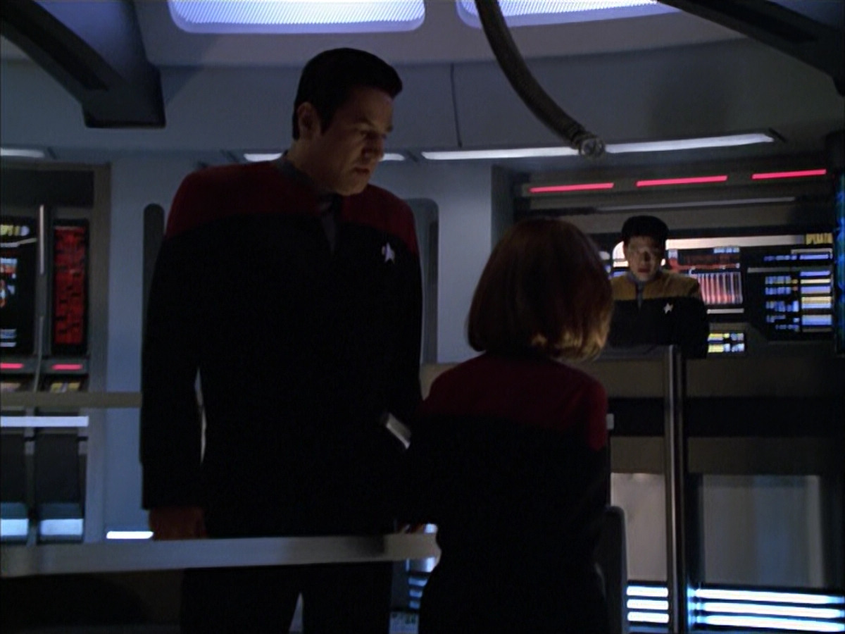 extant_StarTrek_VOY_6x01-EquinoxPart2_01822.jpg