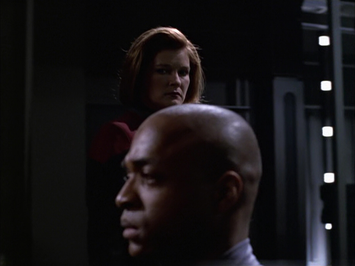 extant_StarTrek_VOY_6x01-EquinoxPart2_01841.jpg