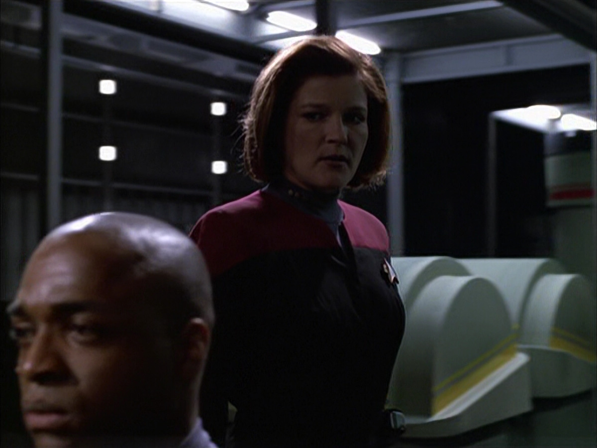 extant_StarTrek_VOY_6x01-EquinoxPart2_01844.jpg