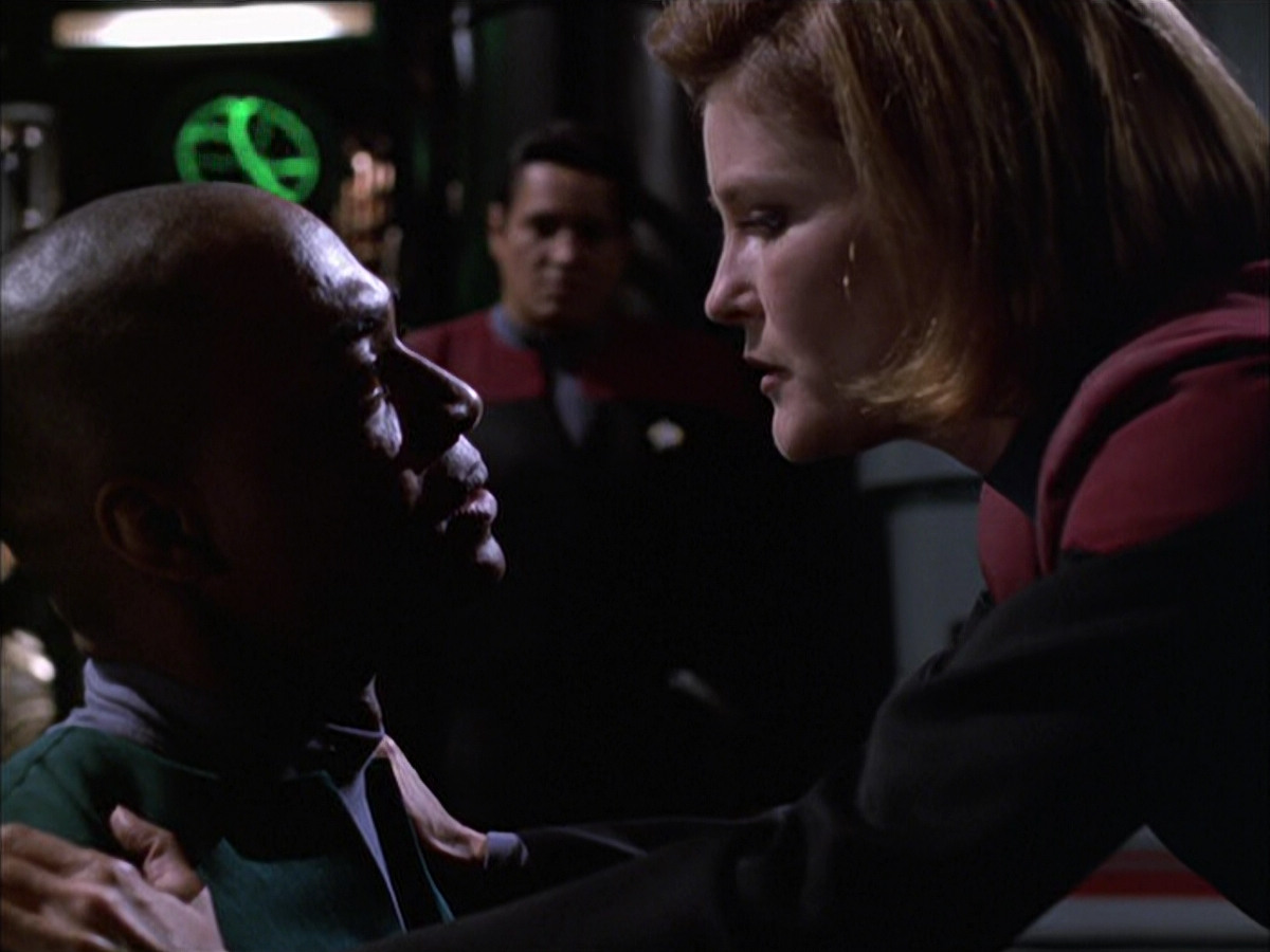 extant_StarTrek_VOY_6x01-EquinoxPart2_01862.jpg