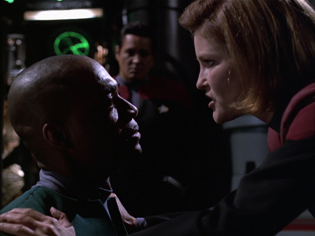 extant_StarTrek_VOY_6x01-EquinoxPart2_01866.jpg