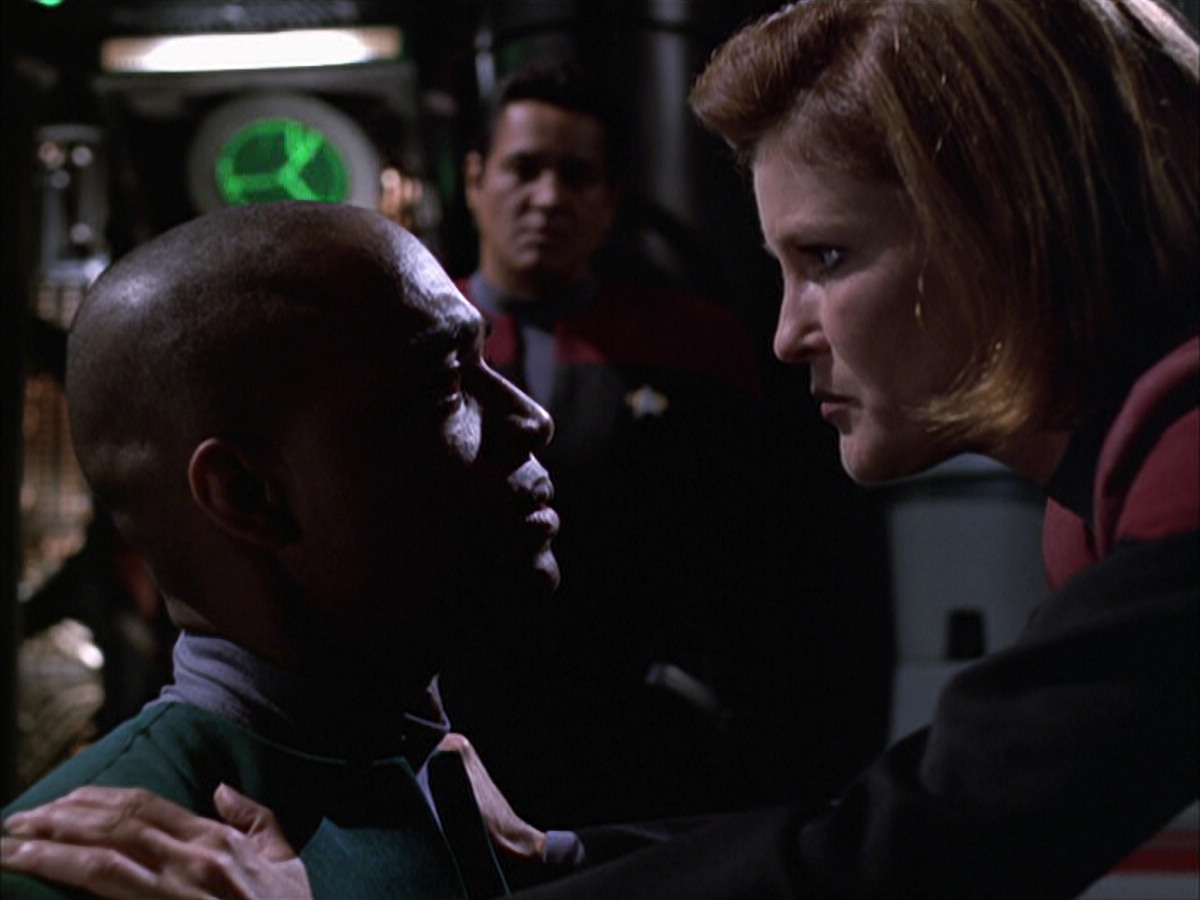 extant_StarTrek_VOY_6x01-EquinoxPart2_01871.jpg