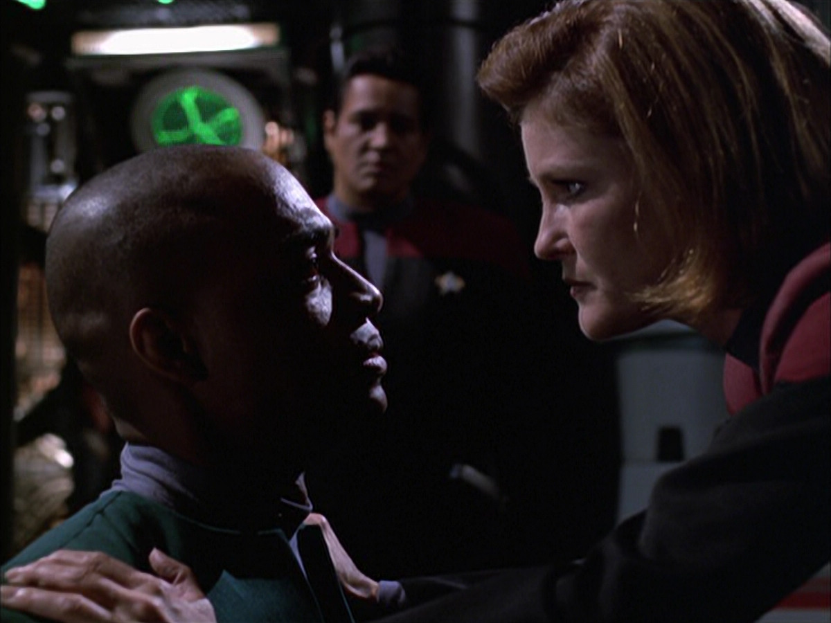 extant_StarTrek_VOY_6x01-EquinoxPart2_01873.jpg
