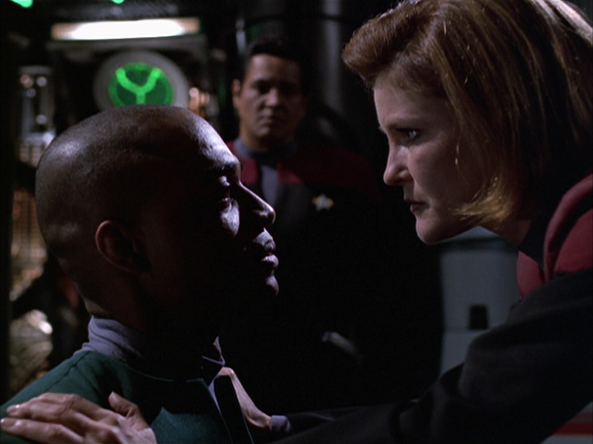 extant_StarTrek_VOY_6x01-EquinoxPart2_01874.jpg