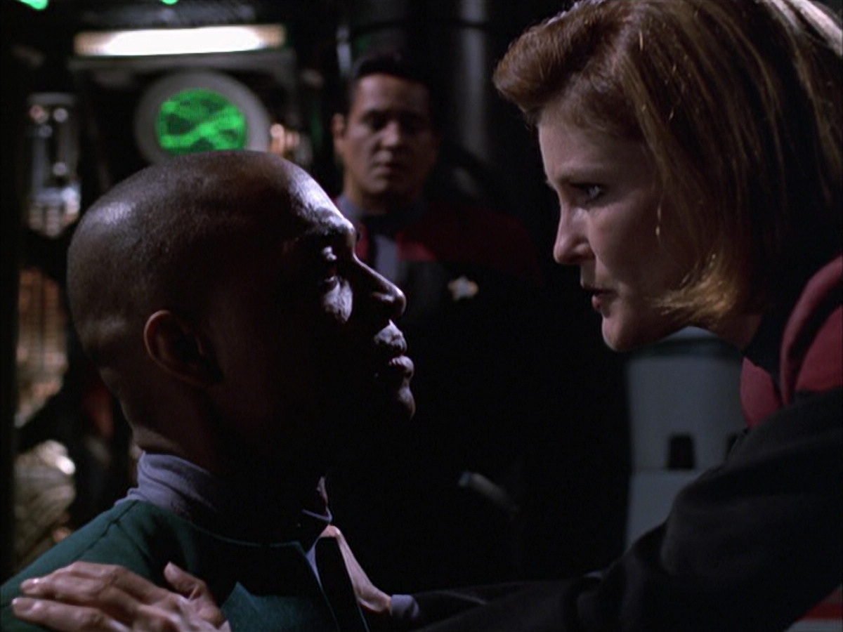 extant_StarTrek_VOY_6x01-EquinoxPart2_01877.jpg