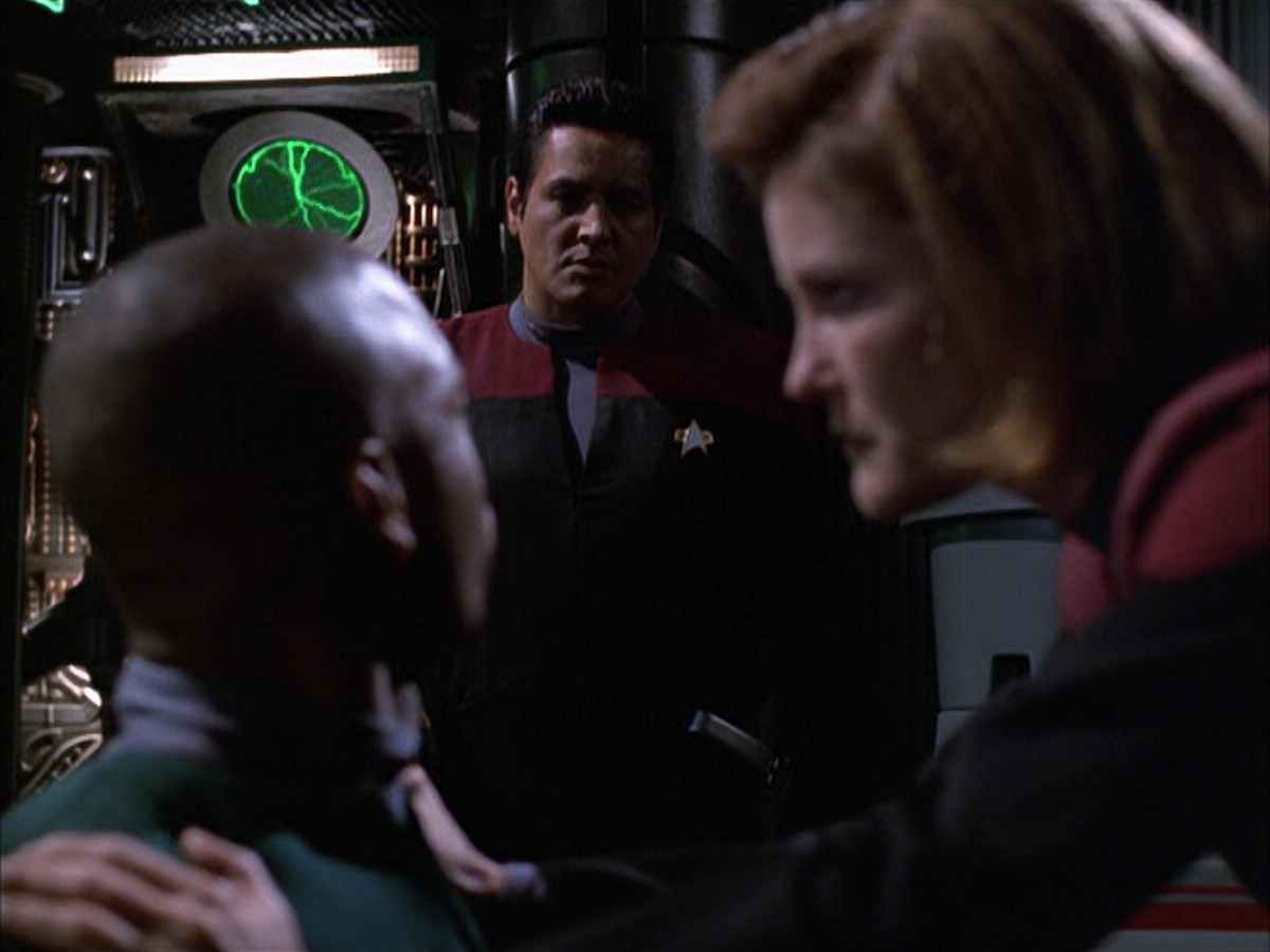 extant_StarTrek_VOY_6x01-EquinoxPart2_01886.jpg