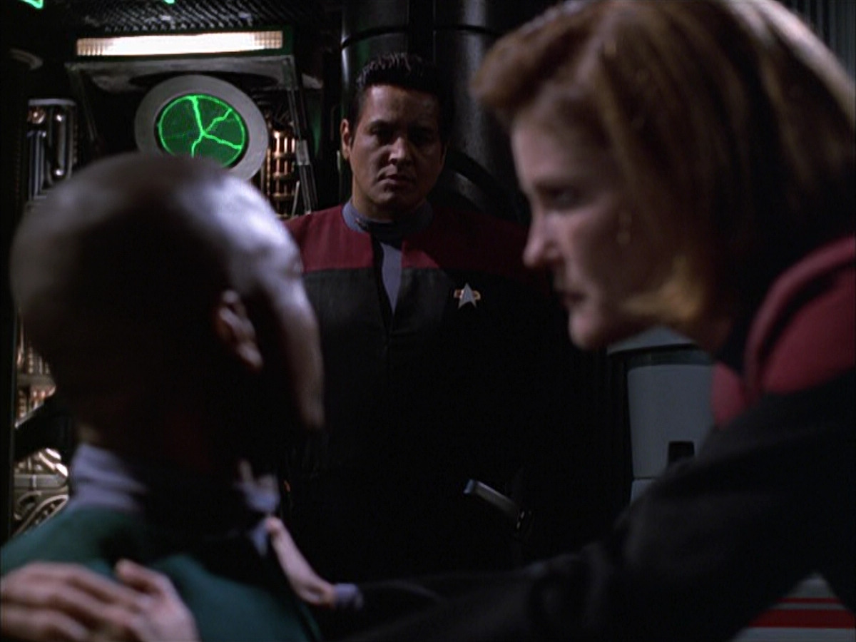 extant_StarTrek_VOY_6x01-EquinoxPart2_01887.jpg