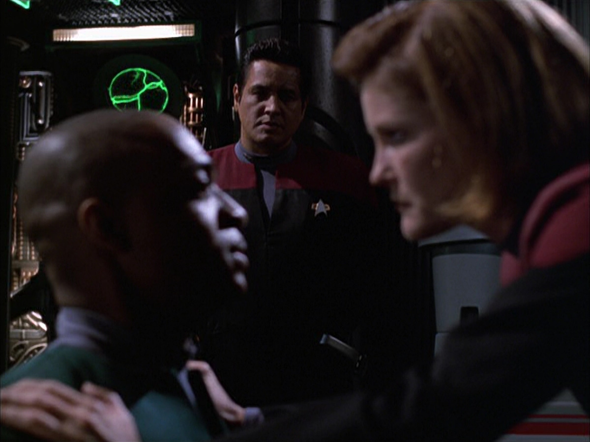 extant_StarTrek_VOY_6x01-EquinoxPart2_01891.jpg
