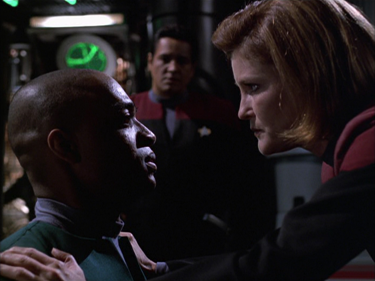 extant_StarTrek_VOY_6x01-EquinoxPart2_01896.jpg
