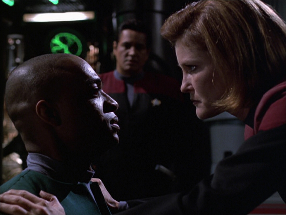 extant_StarTrek_VOY_6x01-EquinoxPart2_01898.jpg