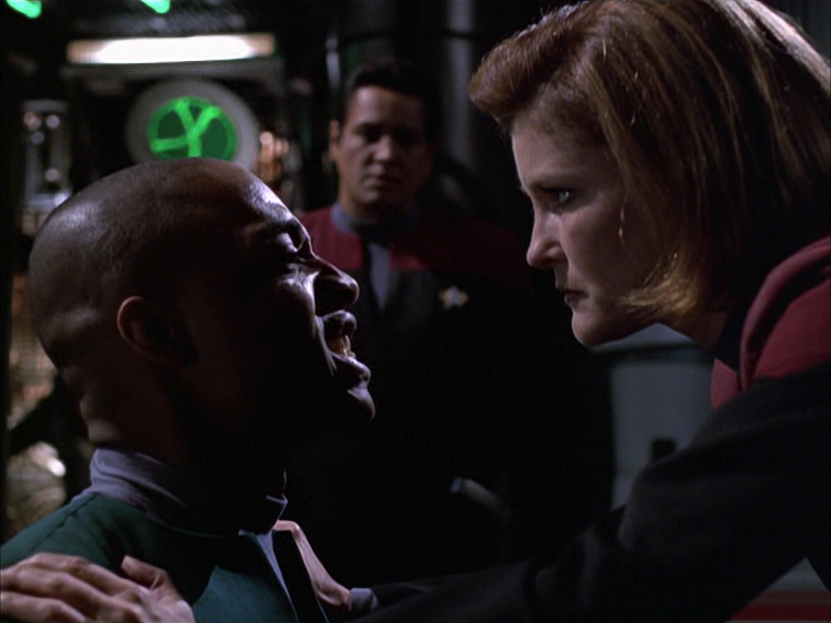 extant_StarTrek_VOY_6x01-EquinoxPart2_01899.jpg