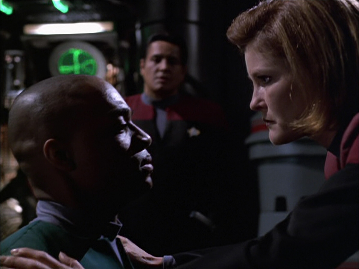 extant_StarTrek_VOY_6x01-EquinoxPart2_01903.jpg