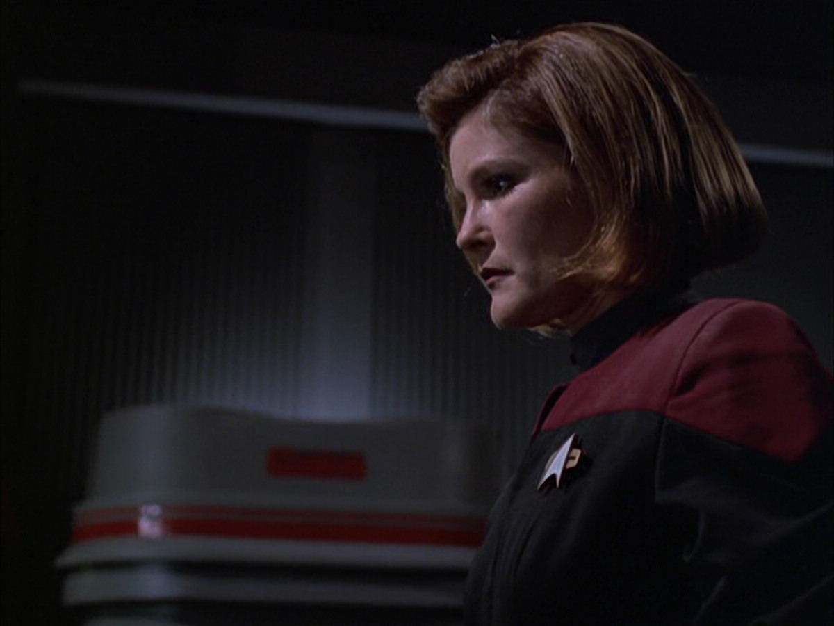 extant_StarTrek_VOY_6x01-EquinoxPart2_01906.jpg