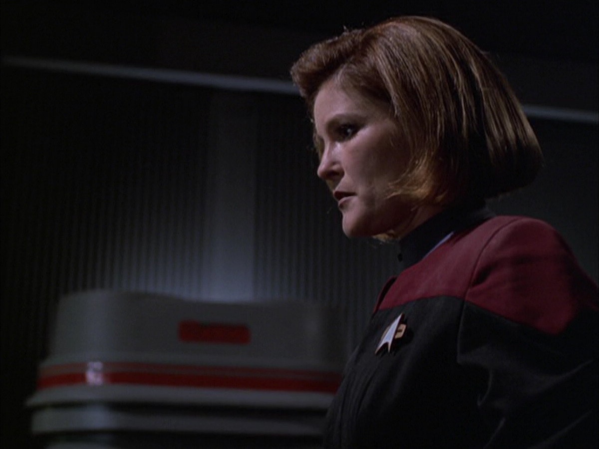 extant_StarTrek_VOY_6x01-EquinoxPart2_01909.jpg