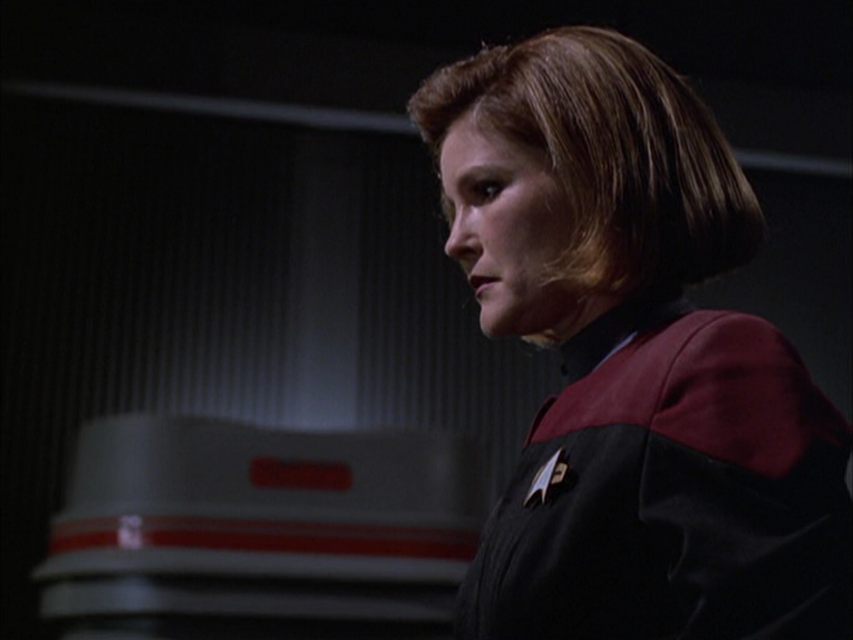 extant_StarTrek_VOY_6x01-EquinoxPart2_01911.jpg