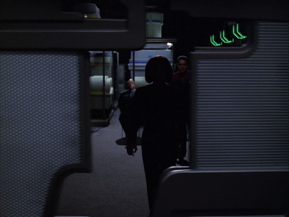 extant_StarTrek_VOY_6x01-EquinoxPart2_01930.jpg
