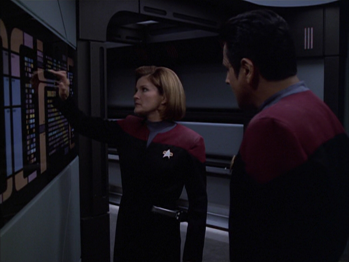 extant_StarTrek_VOY_6x01-EquinoxPart2_01940.jpg