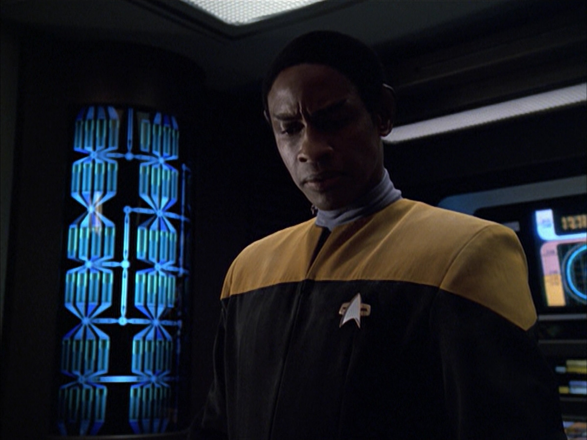 extant_StarTrek_VOY_6x01-EquinoxPart2_01960.jpg