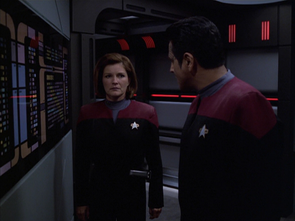 extant_StarTrek_VOY_6x01-EquinoxPart2_01965.jpg