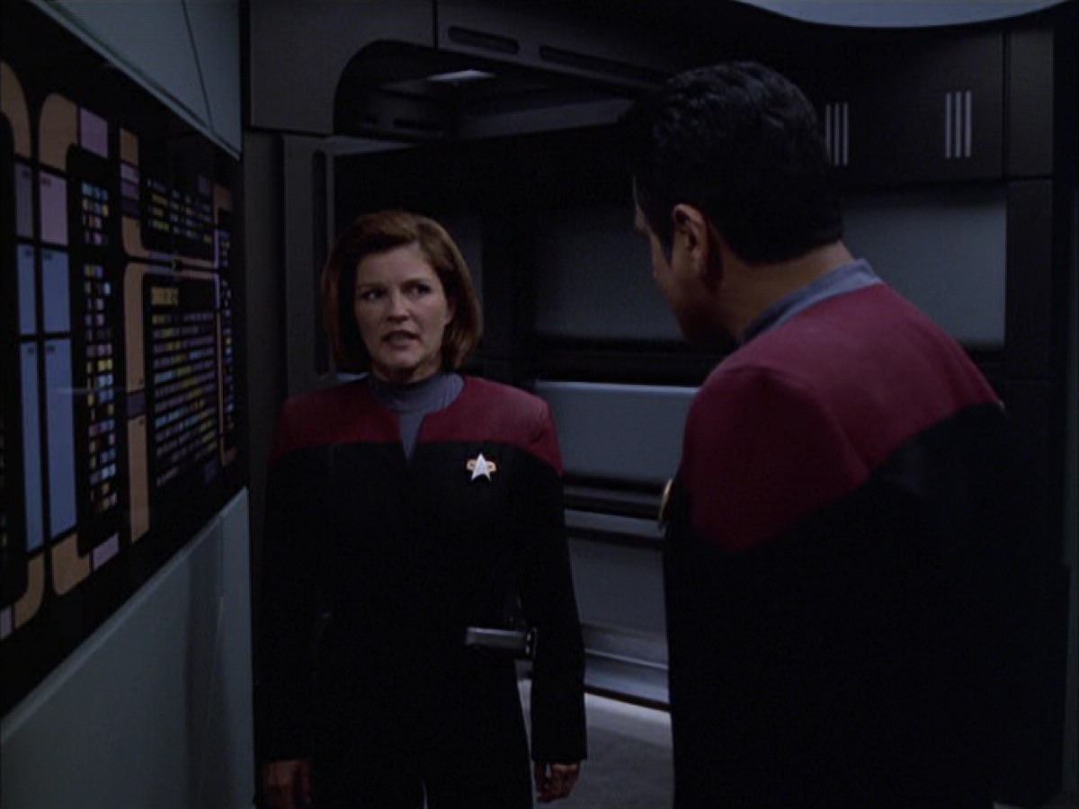 extant_StarTrek_VOY_6x01-EquinoxPart2_01967.jpg